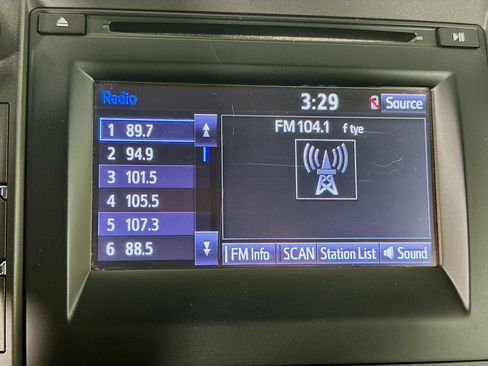 Used 2015 Toyota Camry SE FWD image 19