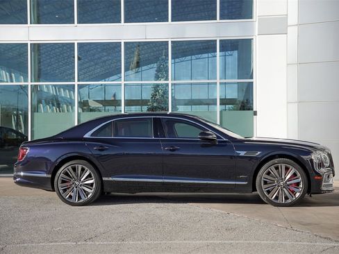 Certified 2023 Bentley Flying Spur W12 image 7
