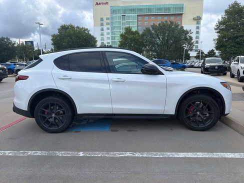 Used 2020 Alfa Romeo Stelvio w/ Nero Edizione RWD image 4
