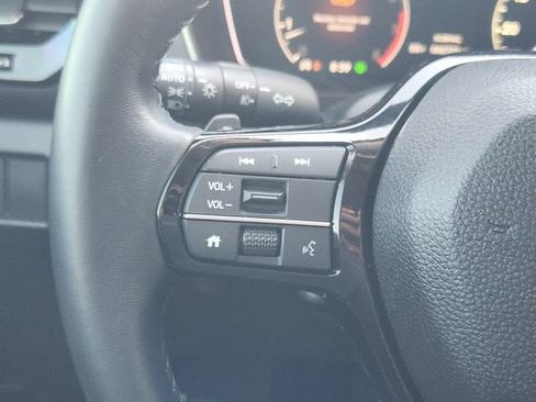 Used 2025 Honda Pilot EX-L image 28