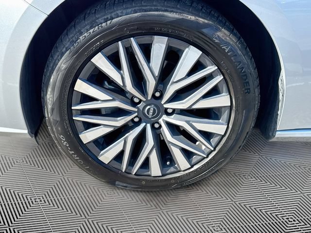 Used 2025 Nissan Altima 2.5 SV FWD image 28