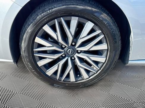 Used 2025 Nissan Altima 2.5 SV FWD image 28