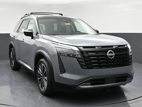 New 2026 Nissan Pathfinder Platinum AWD/4WD image 1