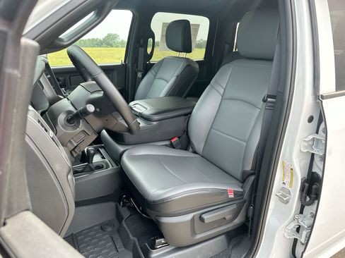 New 2024 RAM 2500 Tradesman w/ Chrome Appearance Group image 15