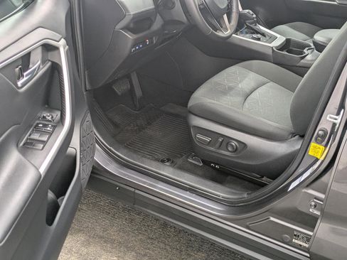 Used 2021 Toyota RAV4 XLE w/ XLE Grade Weather Package image 20