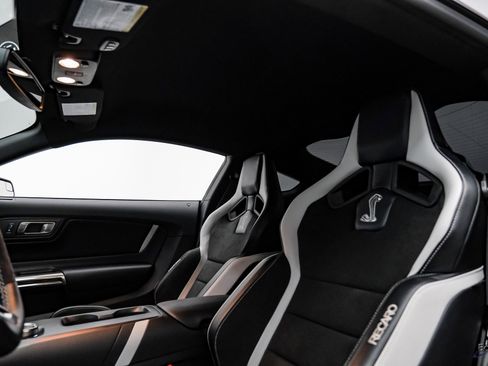 Used 2020 Ford Mustang Shelby GT500 w/ Carbon Fiber Track Pack image 33