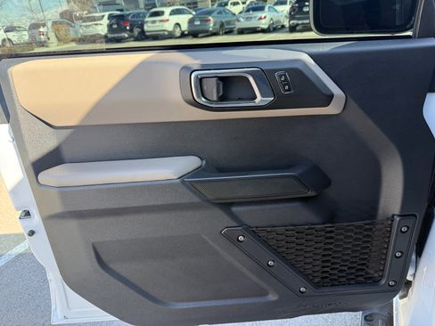 Used 2023 Ford Bronco Big Bend w/ Sasquatch Package image 13