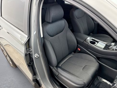Used 2023 Hyundai Santa Fe SE image 16