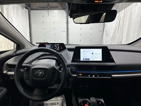 Used 2025 Toyota Prius XLE image 16