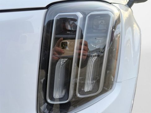 New 2025 Kia Telluride S image 22
