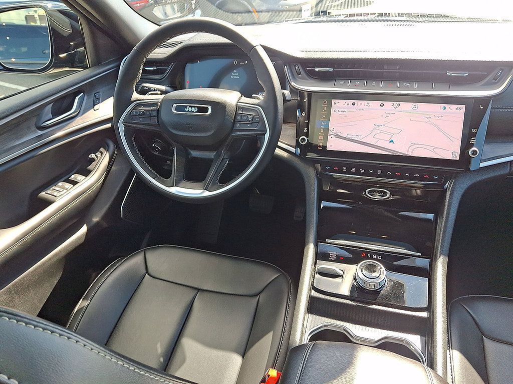 Used 2026 Jeep Grand Cherokee Limited AWD/4WD image 15