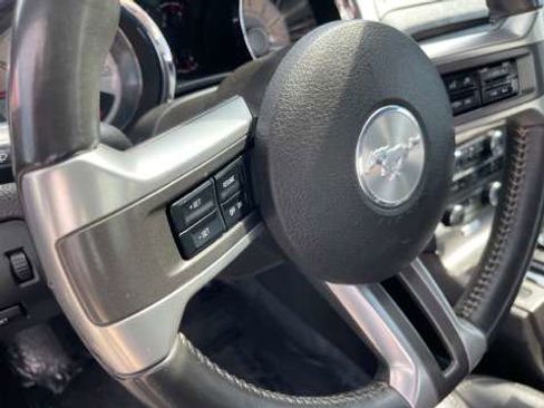 Used 2010 Ford Mustang Coupe RWD image 12