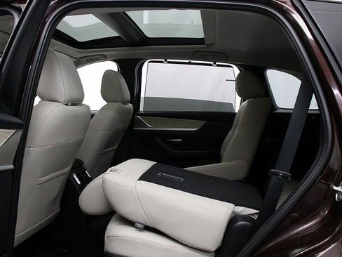 Used 2024 MAZDA CX-90 Plug-In Hybrid w/ Premium Pkg image 13