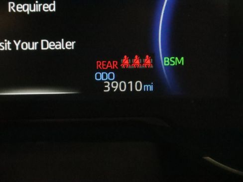 Used 2022 Toyota RAV4 Limited image 15