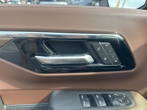 New 2026 Chevrolet Suburban High Country image 12