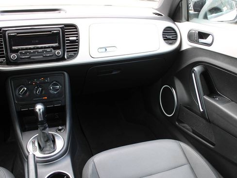 Used 2012 Volkswagen Beetle 2.5 FWD image 18