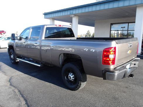 Used 2011 Chevrolet Silverado 2500 LT w/ Interior Plus Package image 3