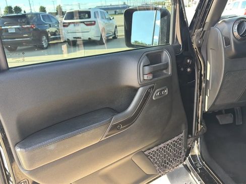 Used 2017 Jeep Wrangler Unlimited Sahara AWD/4WD image 46