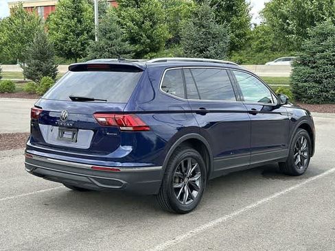 Used 2022 Volkswagen Tiguan SE AWD/4WD image 30