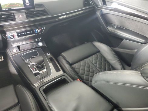 Used 2018 Audi SQ5 Prestige w/ Prestige Package AWD/4WD image 16