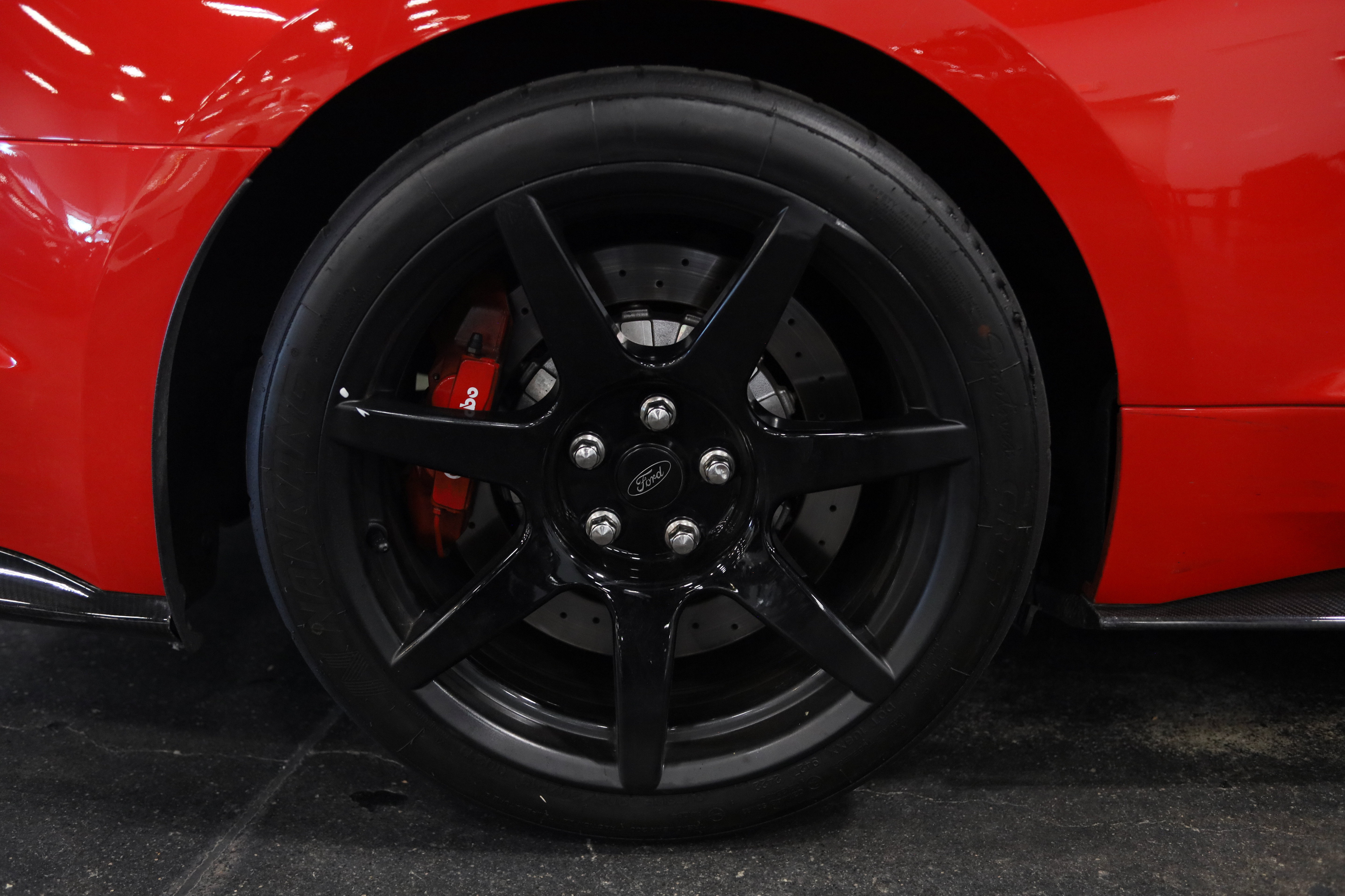 Used 2017 Ford Mustang Shelby GT350R w/ GT350R Equipment Group 920A RWD image 10