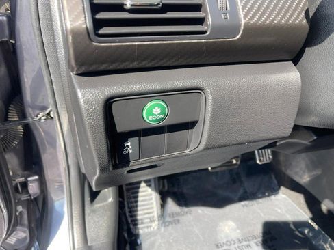 Used 2017 Honda Accord Sport image 19