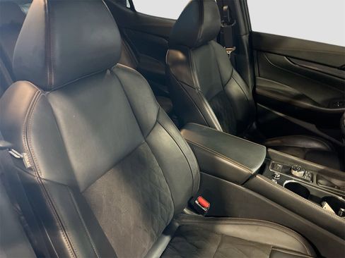 Used 2023 Nissan Maxima SR w/ Sport Mat Group image 30