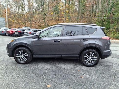 Used 2016 Toyota RAV4 LE image 5