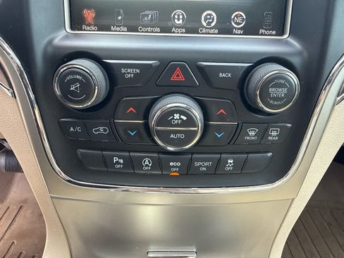 Used 2017 Jeep Grand Cherokee Limited w/ Luxury Group II RWD image 14
