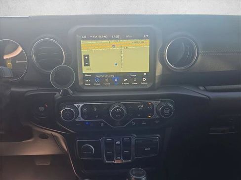 Used 2021 Jeep Wrangler Unlimited Sahara w/ Cold Weather Group AWD/4WD image 15