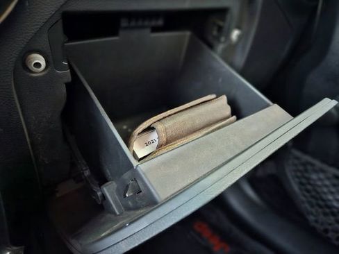 Used 2021 Jeep Wrangler Sport image 23