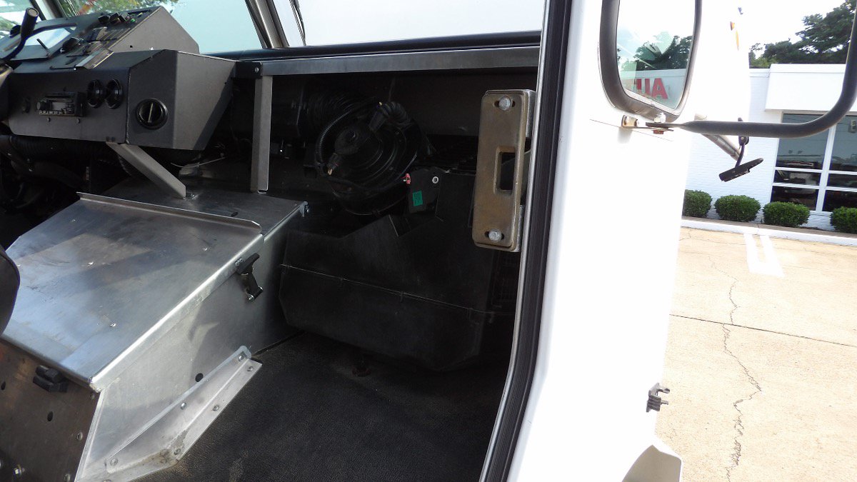 Used 2014 Ford E-350 and Econoline 350 Super Duty w/ A/C Prep Package RWD image 20
