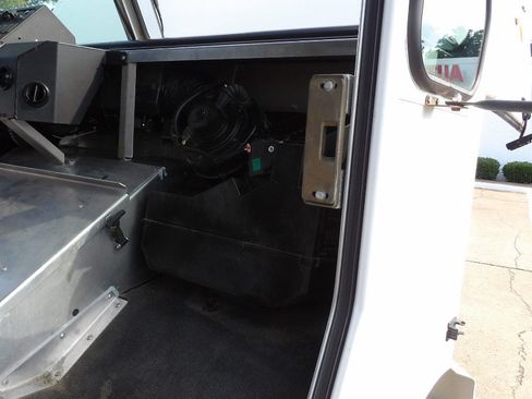 Used 2014 Ford E-350 and Econoline 350 Super Duty w/ A/C Prep Package RWD image 20