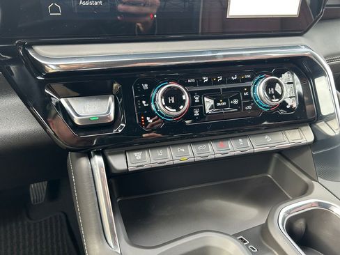 New 2025 GMC Sierra 2500 Denali Ultimate w/ Max Trailering Package image 35