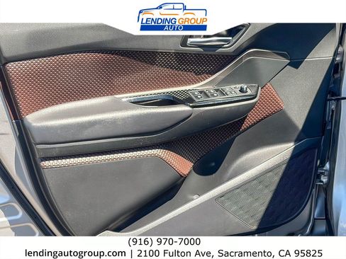 Used 2019 Toyota C-HR Limited FWD image 19