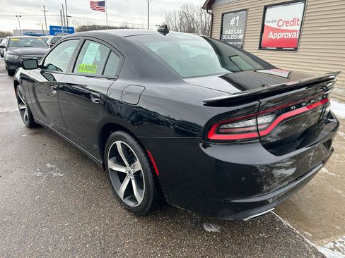 Used 2017 Dodge Charger SXT w/ Plus Group image 7