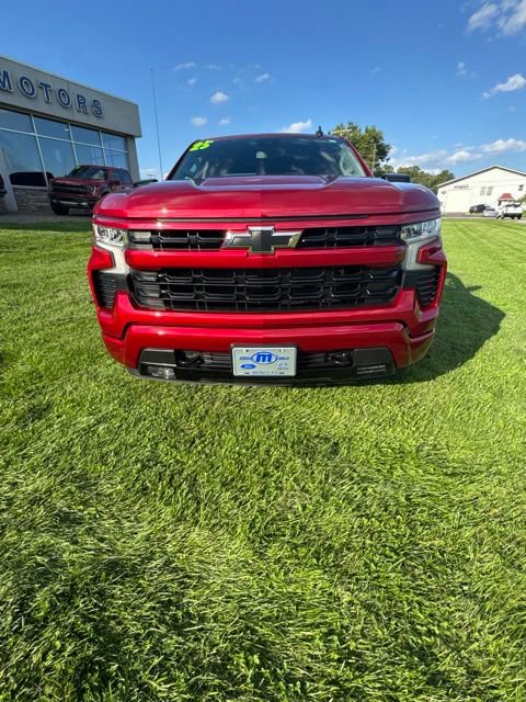 Used 2025 Chevrolet Silverado 1500 RST AWD/4WD image 2