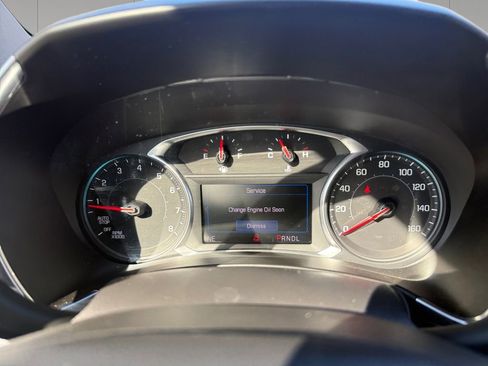 Used 2022 Chevrolet Equinox LS w/ LS Convenience Package AWD/4WD image 14