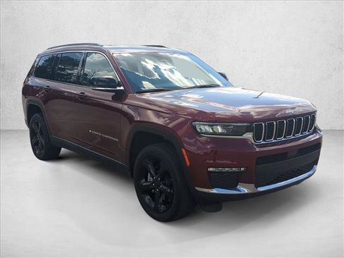 Used 2024 Jeep Grand Cherokee L Limited AWD/4WD image 3