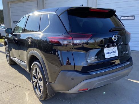 Used 2021 Nissan Rogue SV image 5
