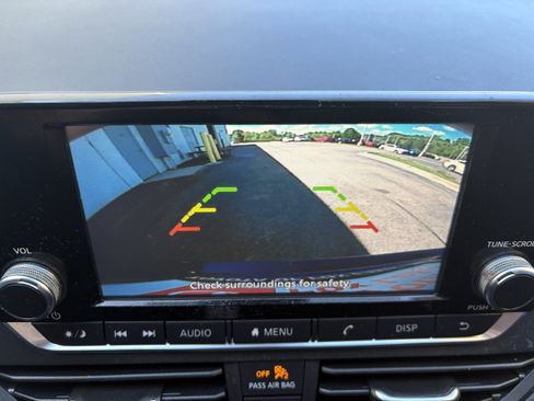 Used 2022 Nissan Altima 2.5 S FWD image 22