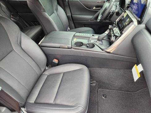 New 2026 Lexus LX 700h Luxury AWD/4WD image 6