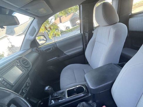 Used 2018 Toyota Tacoma SR image 15
