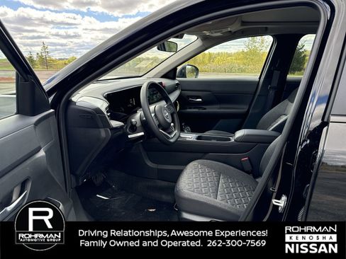 New 2025 Nissan Kicks SV w/ SV Premium Package image 5