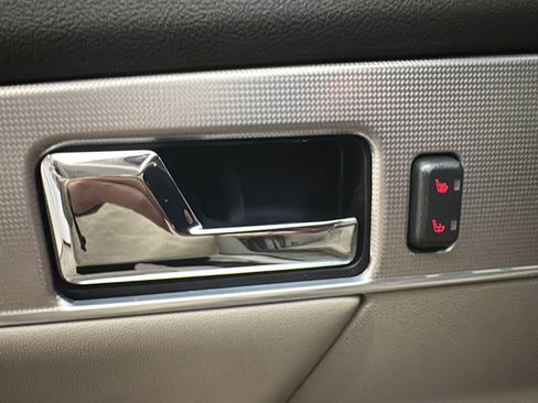 Used 2012 Lincoln MKX AWD image 14