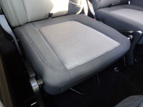 Used 2020 Ford Transit Connect XL image 34