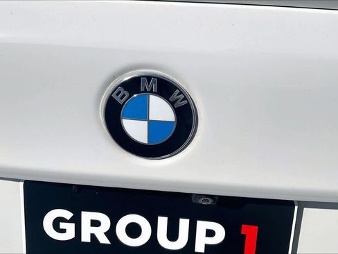Used 2020 BMW 530i w/ Lighting Package RWD image 9