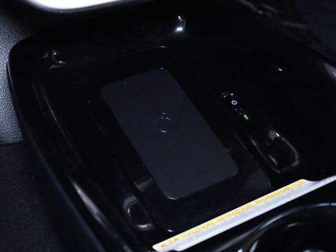 Used 2018 Toyota Prius Prime Premium image 29