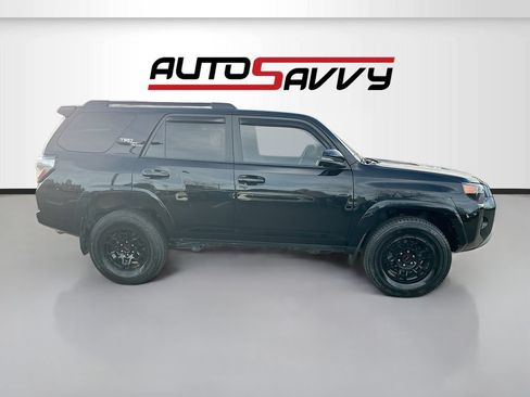 Used 2022 Toyota 4Runner TRD Off-Road Premium AWD/4WD image 8