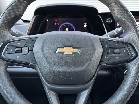 Used 2025 Chevrolet Trax LT image 27